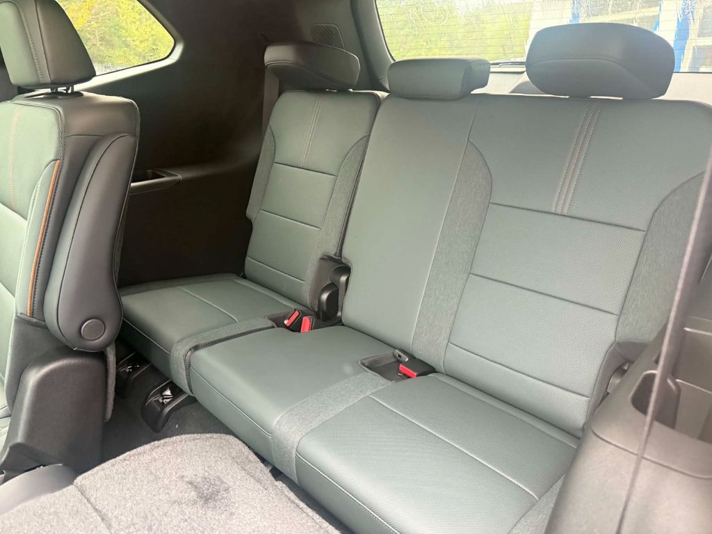 2027 GMC Acadia AT4 in Edmundston, New Brunswick - 11 - w1024h768px
