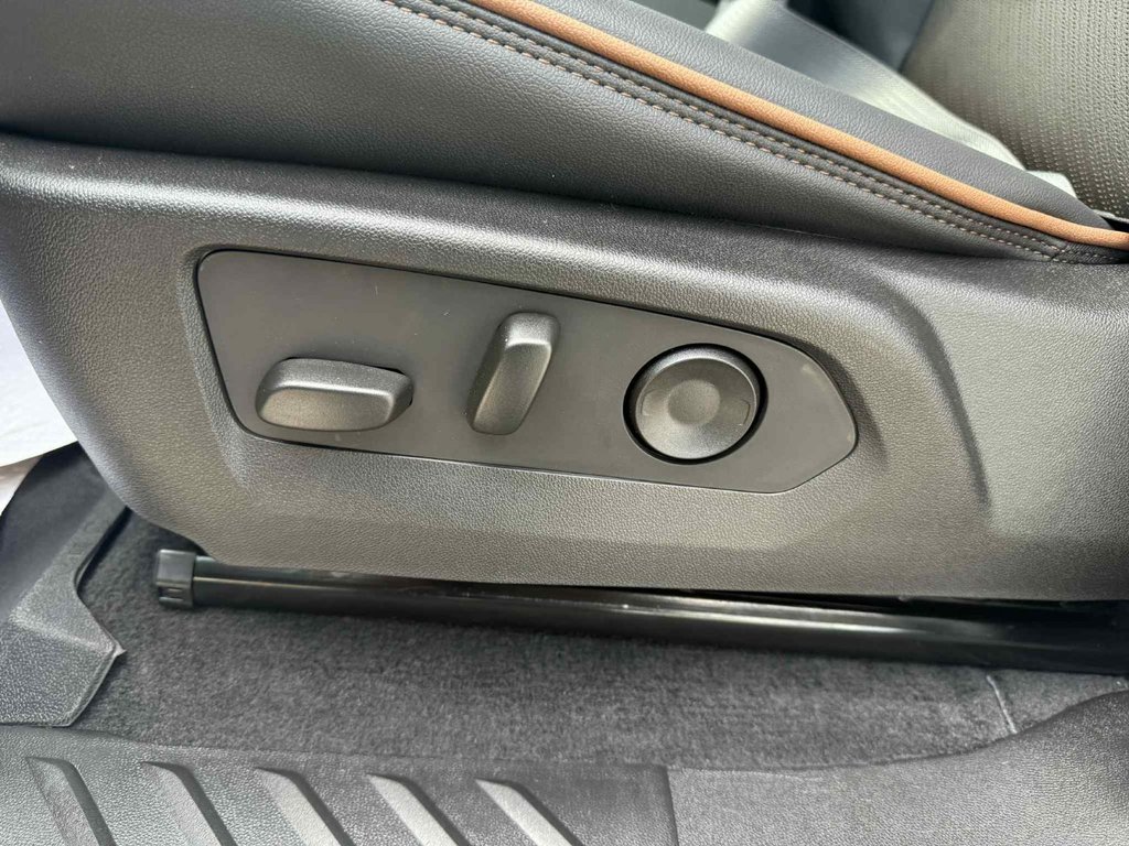 2026 GMC Canyon AT4 in Edmundston, New Brunswick - 14 - w1024h768px