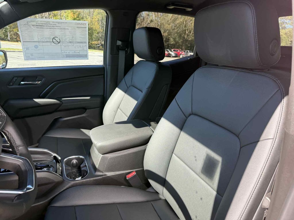 2026 GMC Canyon ELEVATION in Edmundston, New Brunswick - 11 - w1024h768px