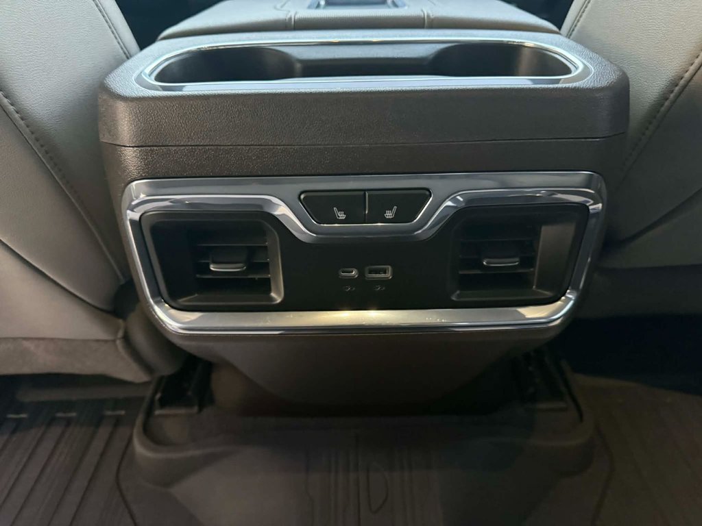 2022 GMC Sierra 1500 SLT in Edmundston, New Brunswick - 14 - w1024h768px