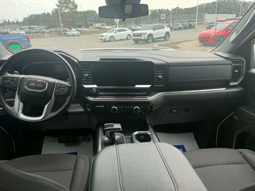 2024 GMC Sierra 1500 Elevation in Edmundston, New Brunswick - 13 - w1024h768px