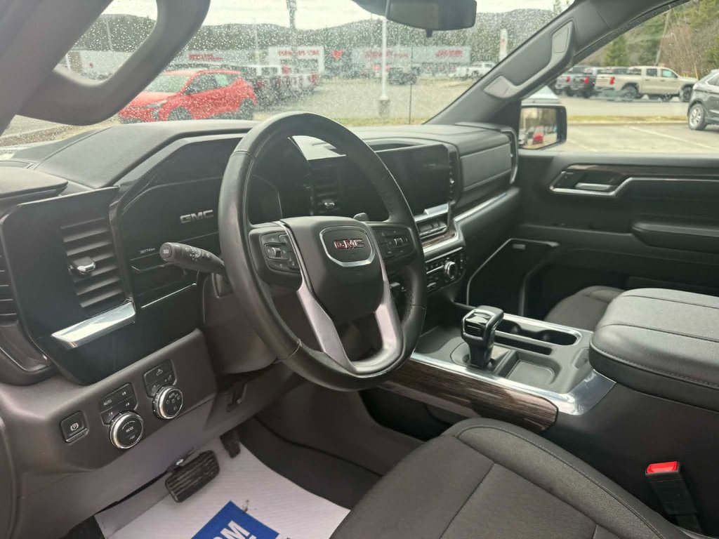 2024 GMC Sierra 1500 Elevation in Edmundston, New Brunswick - 8 - w1024h768px