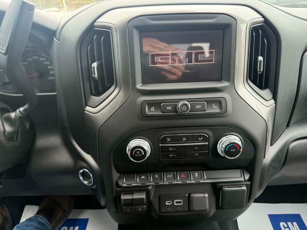 GMC Sierra 1500 PRO 2026 à Edmundston, Nouveau-Brunswick - 8 - w1024h768px