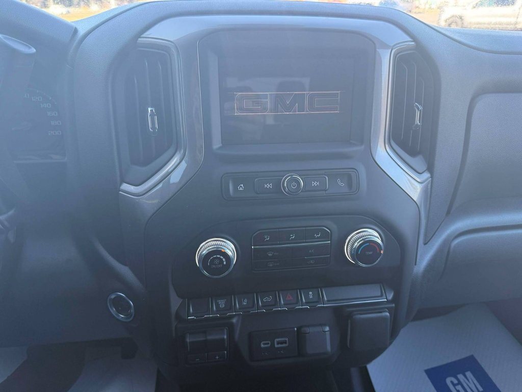2025 GMC Sierra 2500 HD PRO in Edmundston, New Brunswick - 8 - w1024h768px