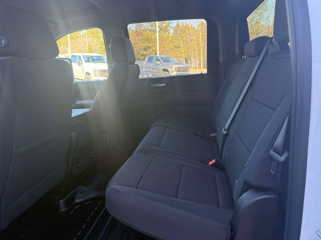 2025 GMC Sierra 2500 HD PRO in Edmundston, New Brunswick - 11 - w1024h768px