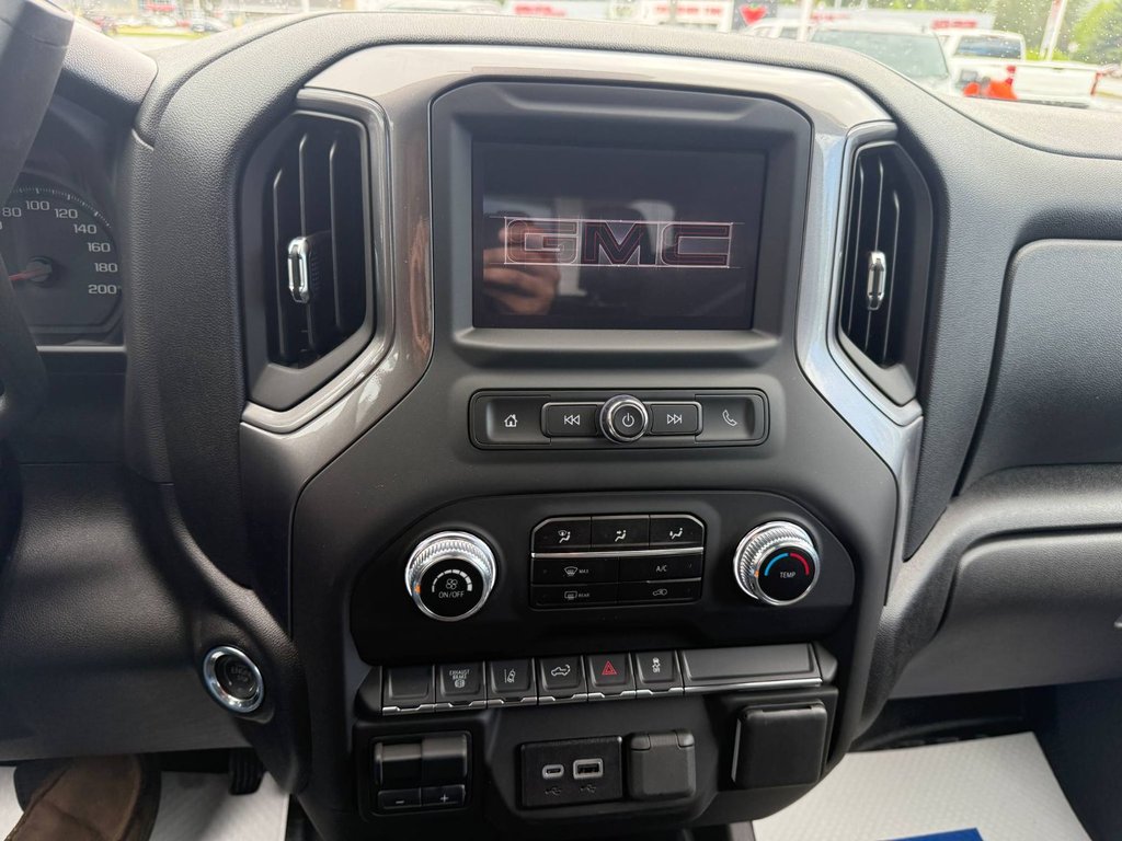 2025 GMC Sierra 2500 HD PRO in Edmundston, New Brunswick - 13 - w1024h768px