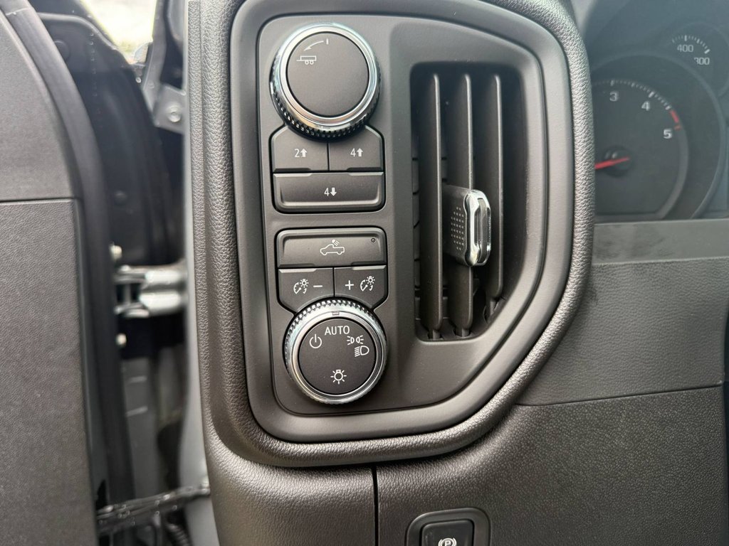 2025 GMC Sierra 2500 HD PRO in Edmundston, New Brunswick - 14 - w1024h768px