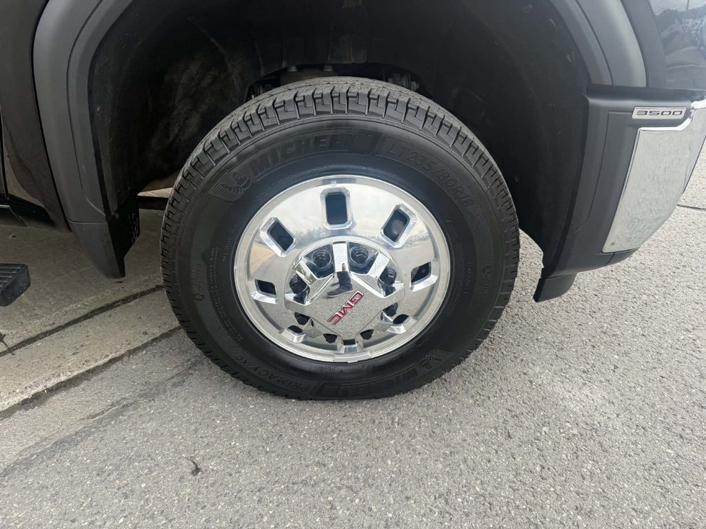 2025 GMC Sierra 3500HD Pro in Edmundston, New Brunswick - 18 - w1024h768px