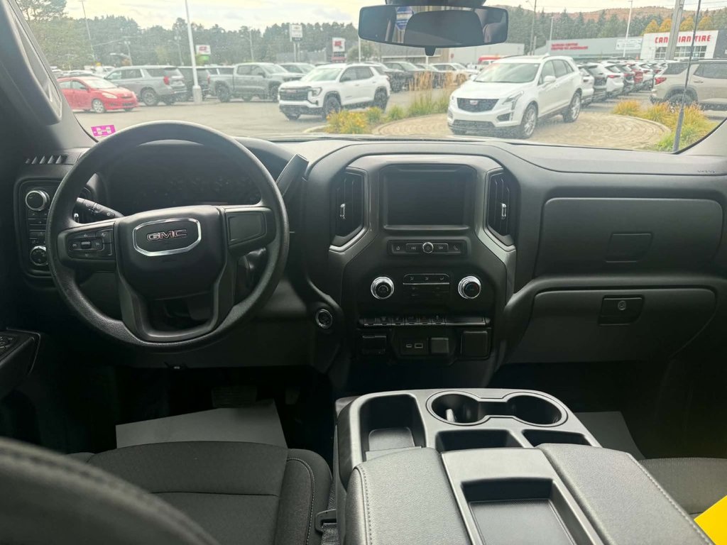 2025 GMC Sierra 3500HD Pro in Edmundston, New Brunswick - 9 - w1024h768px