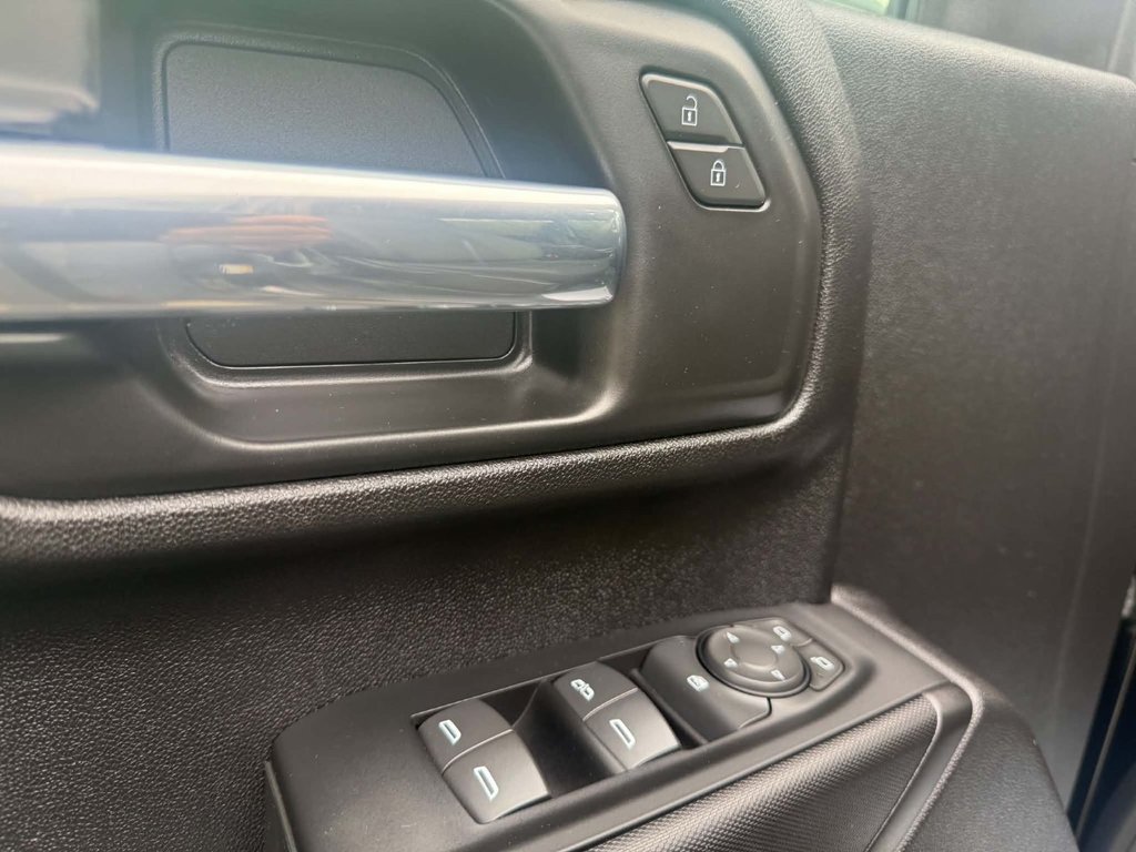 2025 GMC Sierra 3500HD Pro in Edmundston, New Brunswick - 15 - w1024h768px