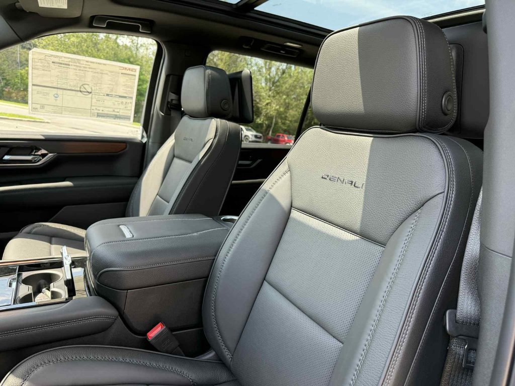 2025 GMC Yukon XL Denali in Edmundston, New Brunswick - 14 - w1024h768px