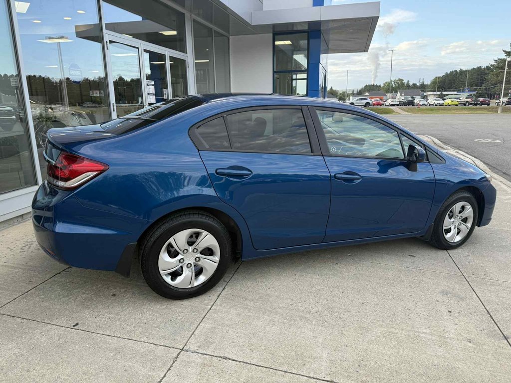 2015 Honda Civic Sedan LX in Edmundston, New Brunswick - 4 - w1024h768px