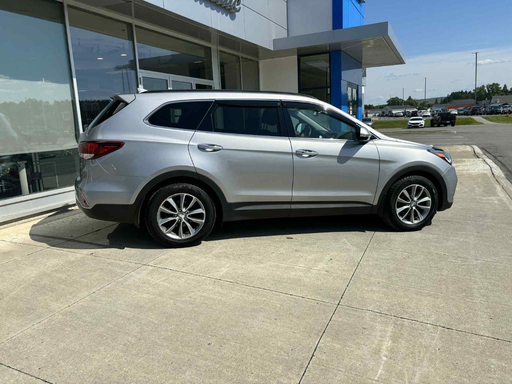 Hyundai Santa Fe XL Luxury 2017 à Edmundston, Nouveau-Brunswick - 4 - w1024h768px