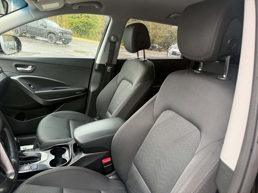 2017 Hyundai Santa Fe XL Premium in Edmundston, New Brunswick - 10 - w1024h768px
