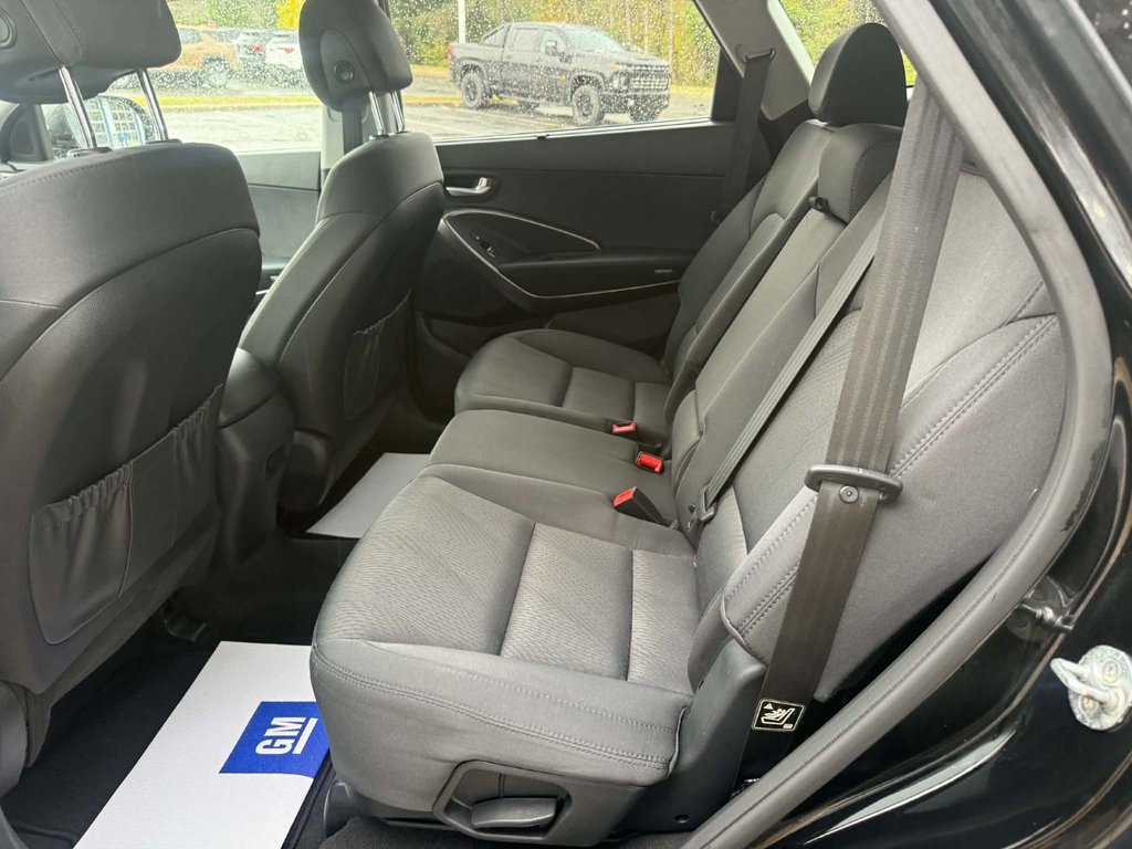 2017 Hyundai Santa Fe XL Premium in Edmundston, New Brunswick - 9 - w1024h768px