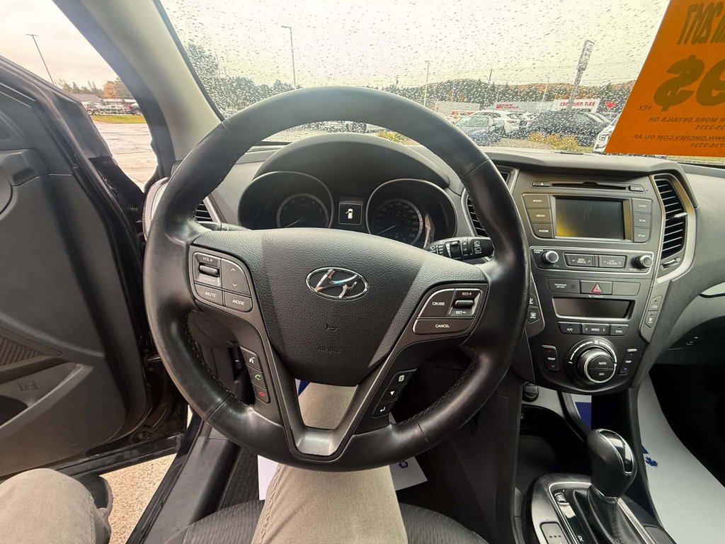 2017 Hyundai Santa Fe XL Premium in Edmundston, New Brunswick - 13 - w1024h768px