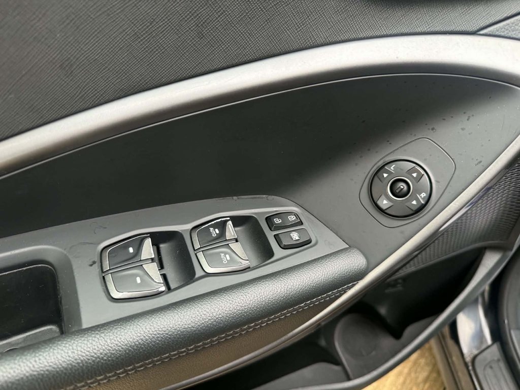 2017 Hyundai Santa Fe XL Premium in Edmundston, New Brunswick - 15 - w1024h768px