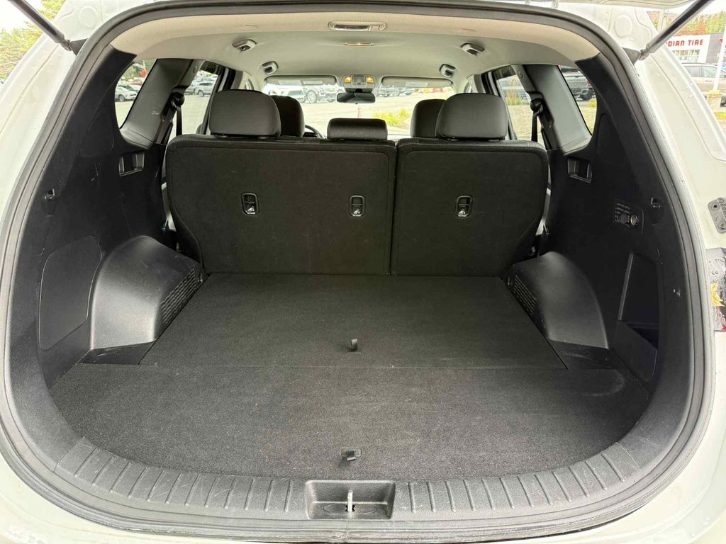 2019 Hyundai Santa Fe Essential in Edmundston, New Brunswick - 8 - w1024h768px