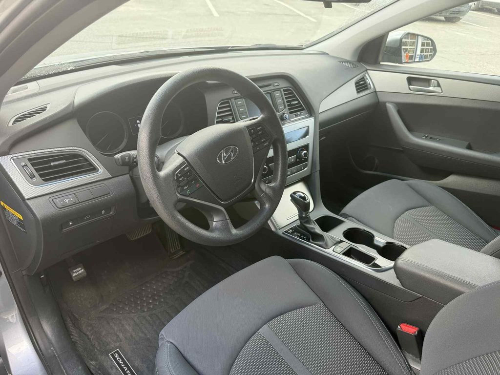 2016 Hyundai Sonata 2.4L GL in Edmundston, New Brunswick - 10 - w1024h768px