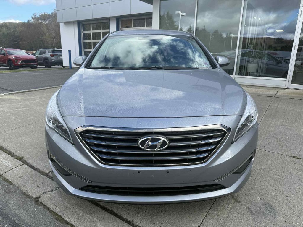 2016 Hyundai Sonata 2.4L GL in Edmundston, New Brunswick - 3 - w1024h768px