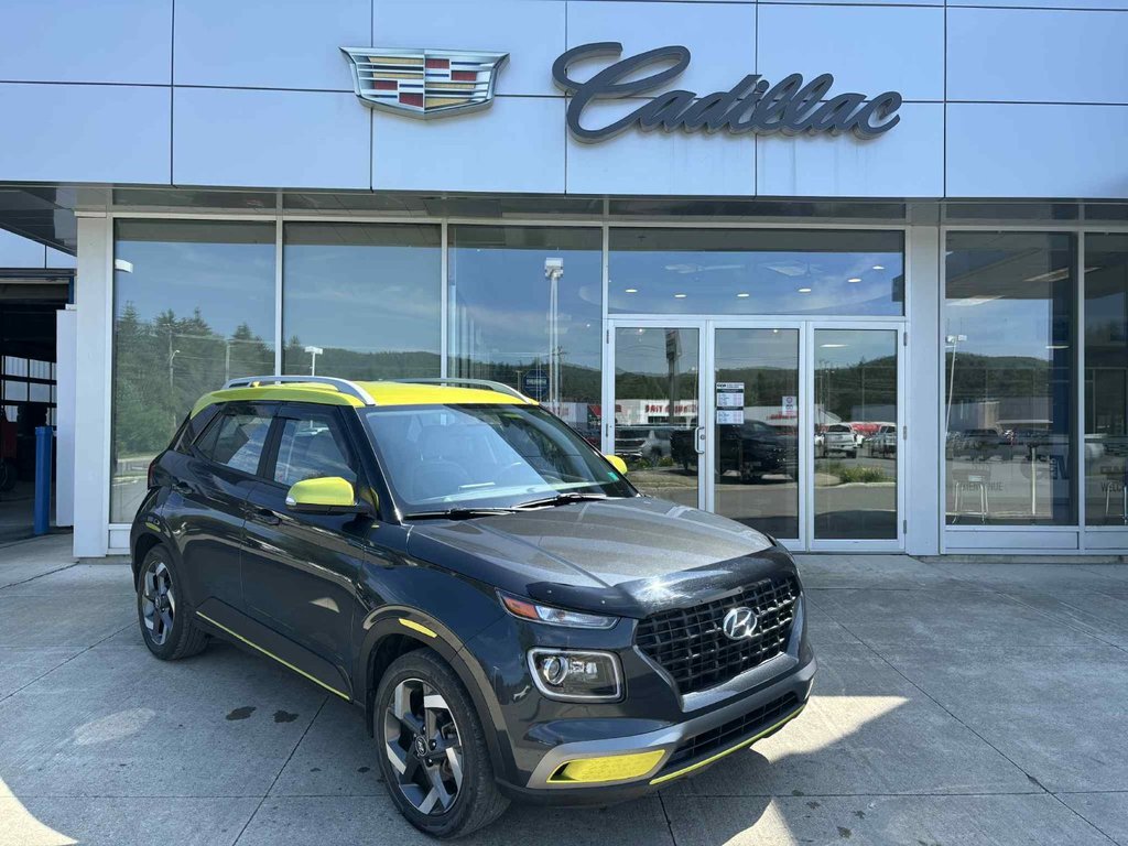 2020 Hyundai Venue Trend w/Urban Pkg/Grey-Lime Interior in Edmundston, New Brunswick - 2 - w1024h768px