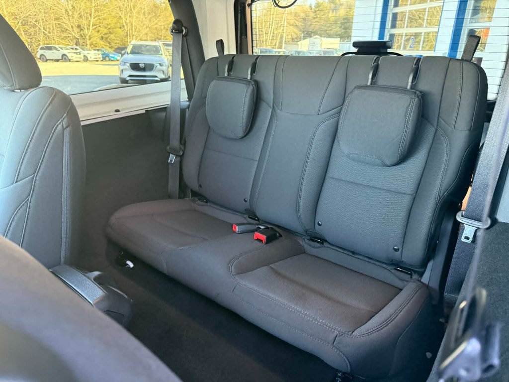 Jeep Wrangler Sport 2022 à Edmundston, Nouveau-Brunswick - 10 - w1024h768px