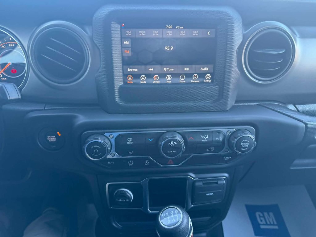 Jeep Wrangler Sport 2022 à Edmundston, Nouveau-Brunswick - 9 - w1024h768px