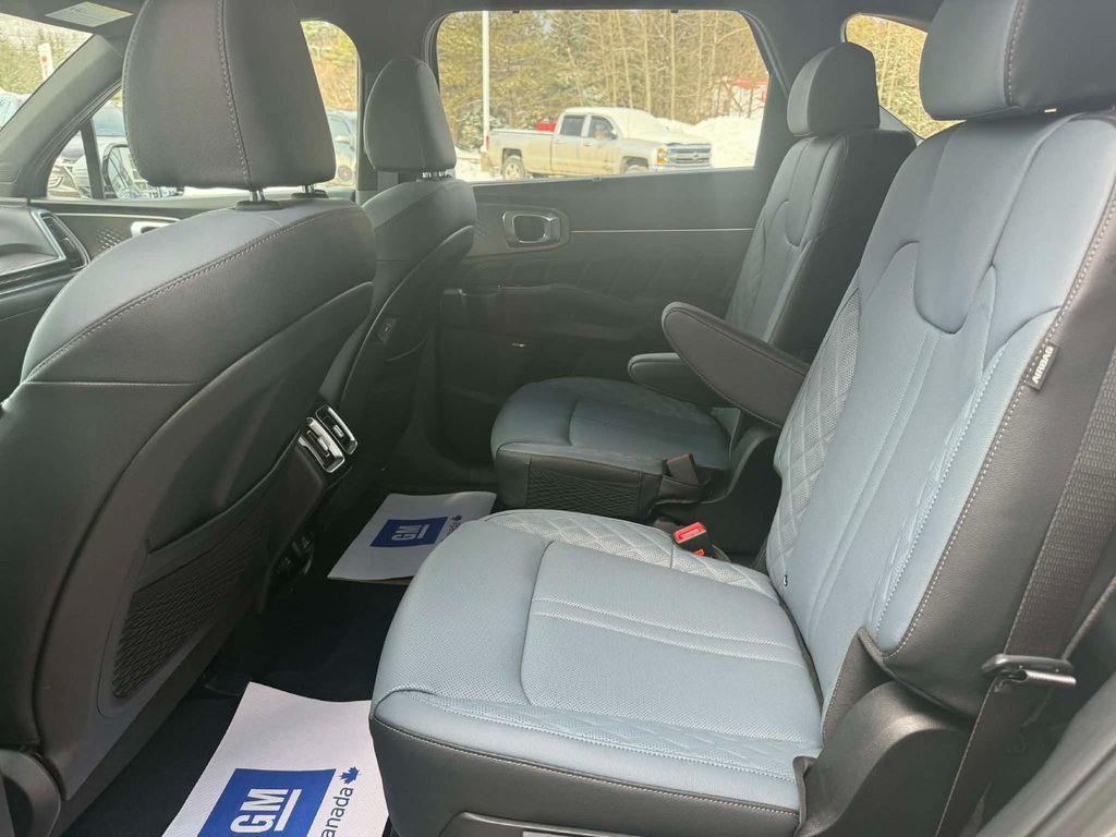2025 Kia Sorento Plug-In Hybrid SX in Edmundston, New Brunswick - 22 - w1024h768px