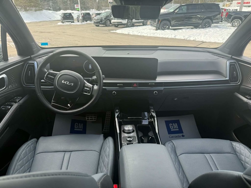 2025 Kia Sorento Plug-In Hybrid SX in Edmundston, New Brunswick - 8 - w1024h768px
