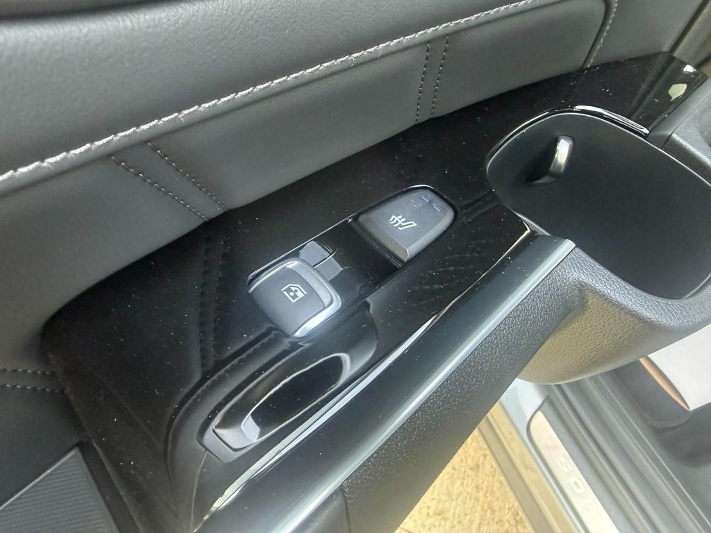 2025 Kia Sorento Plug-In Hybrid SX in Edmundston, New Brunswick - 10 - w1024h768px