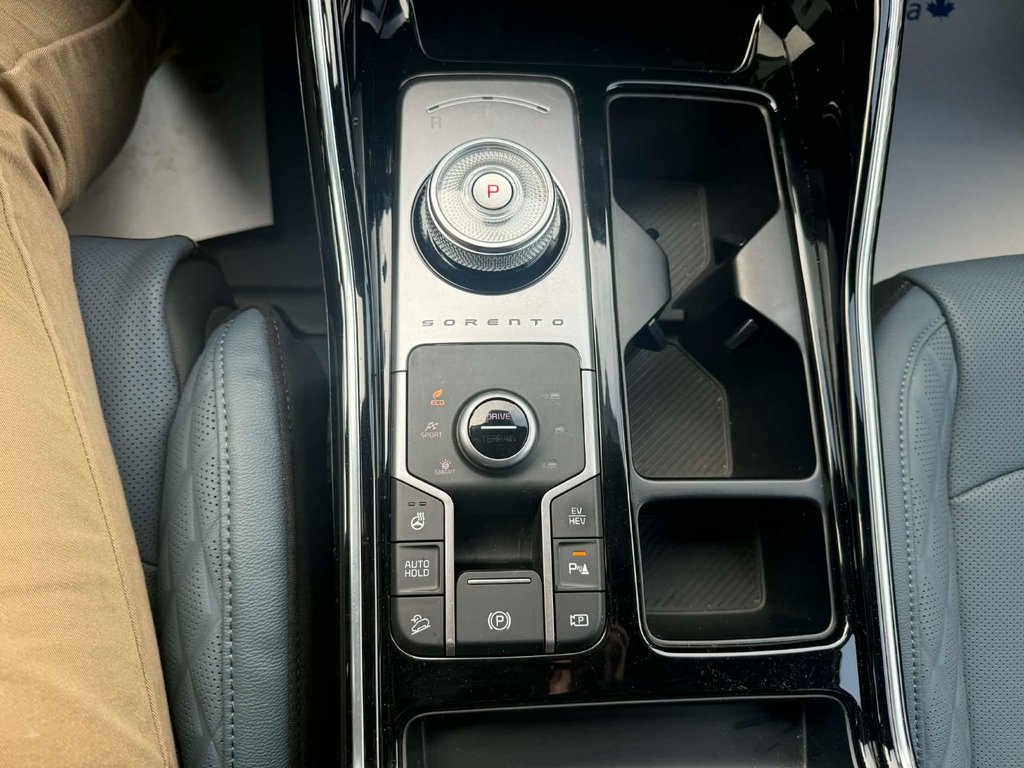 2025 Kia Sorento Plug-In Hybrid SX in Edmundston, New Brunswick - 18 - w1024h768px