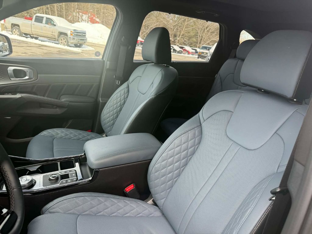 2025 Kia Sorento Plug-In Hybrid SX in Edmundston, New Brunswick - 13 - w1024h768px