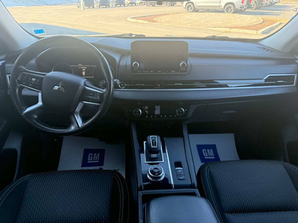 2022 Mitsubishi Outlander ES in Edmundston, New Brunswick - 14 - w1024h768px