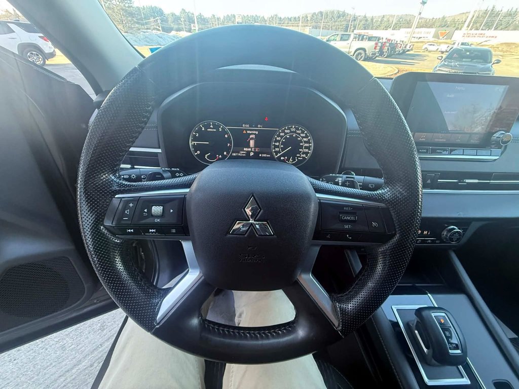 2022 Mitsubishi Outlander ES in Edmundston, New Brunswick - 8 - w1024h768px