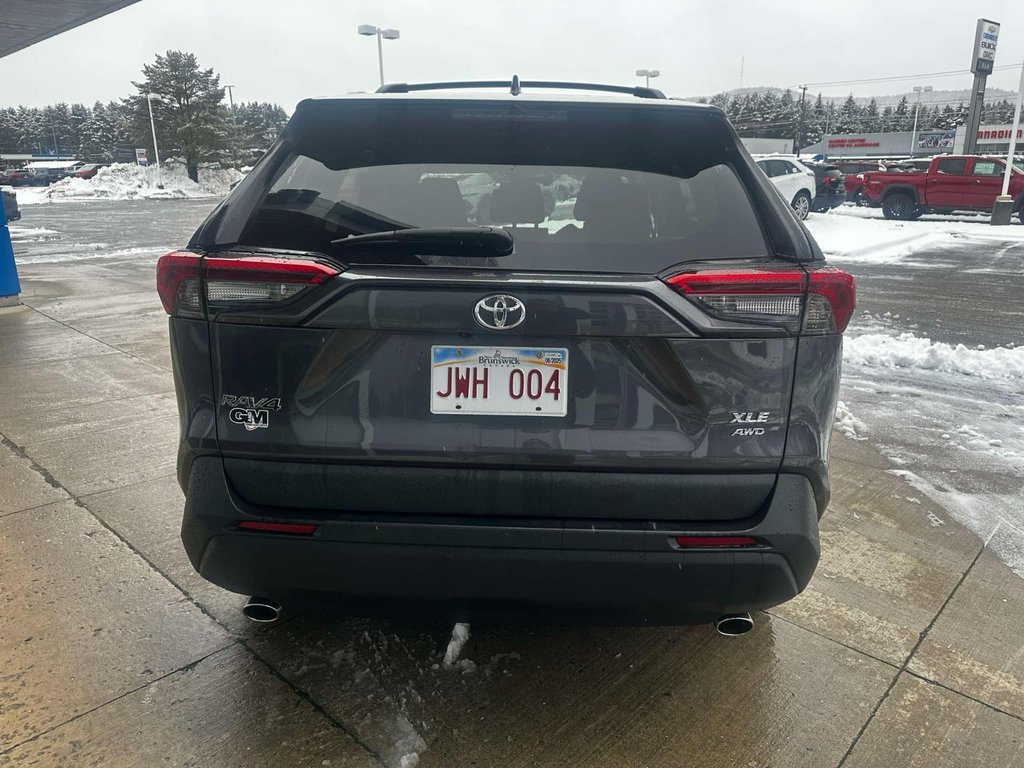 2020 Toyota RAV4 XLE in Edmundston, New Brunswick - 5 - w1024h768px