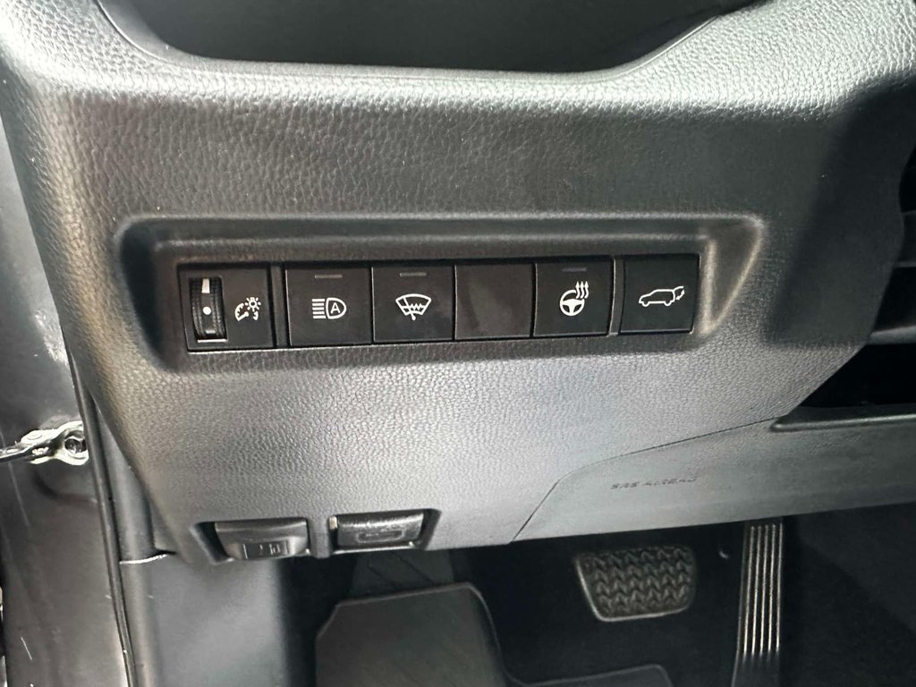 2020 Toyota RAV4 XLE in Edmundston, New Brunswick - 8 - w1024h768px