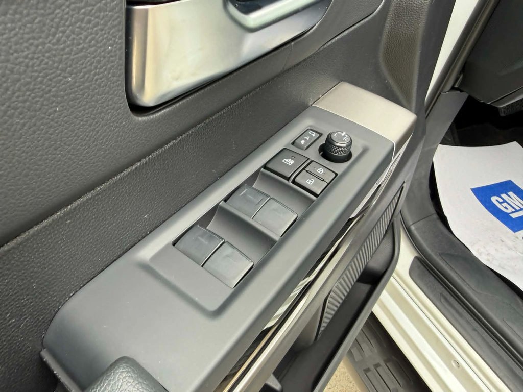 2023 Toyota Sequoia in Edmundston, New Brunswick - 10 - w1024h768px