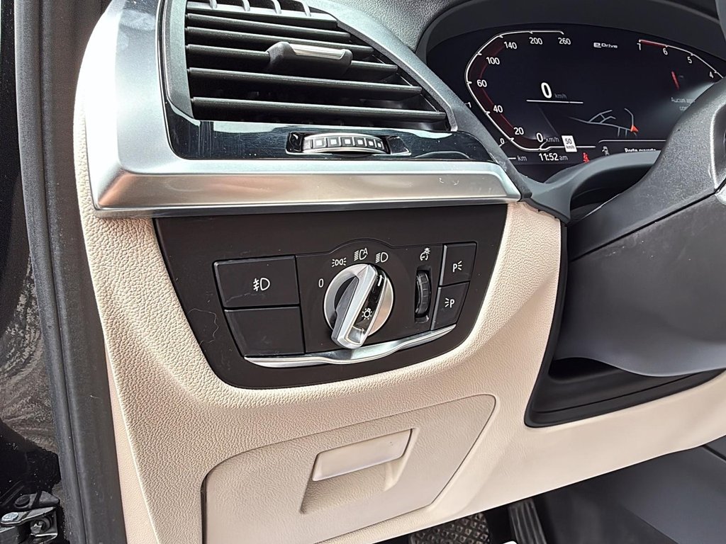 2021 BMW X3 xDrive30e in Drummondville, Quebec - 11 - w1024h768px