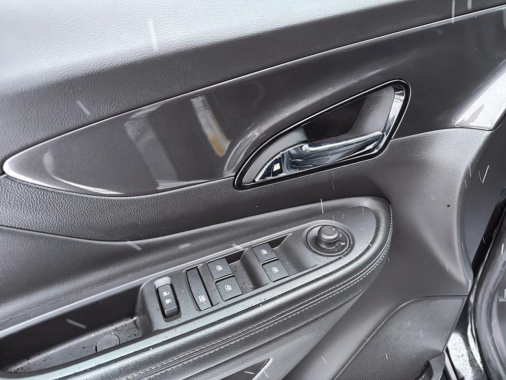 Buick Encore Sport Touring 2018 à Drummondville, Québec - 12 - w1024h768px