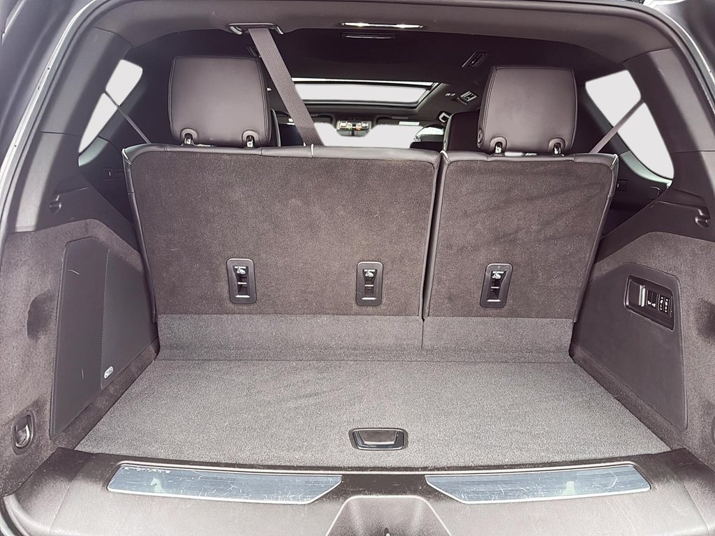 2023 Cadillac Escalade 4WD Sport in Drummondville, Quebec - 6 - w1024h768px