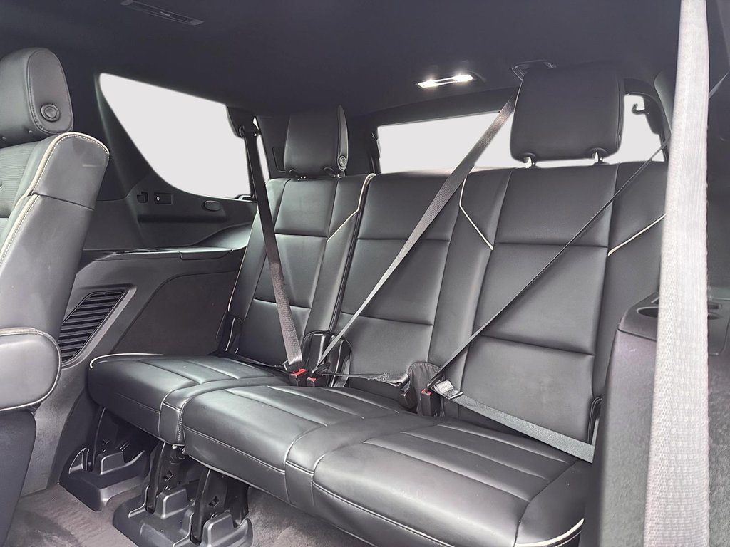 2023 Cadillac Escalade 4WD Sport in Drummondville, Quebec - 11 - w1024h768px