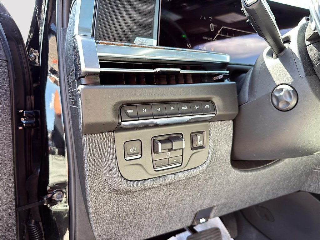 2025 Cadillac Escalade 4WD Sport Platinum in Drummondville, Quebec - 12 - w1024h768px