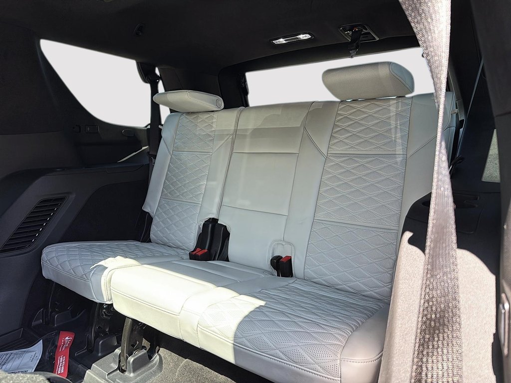 2025 Cadillac Escalade 4WD Sport Platinum in Drummondville, Quebec - 10 - w1024h768px