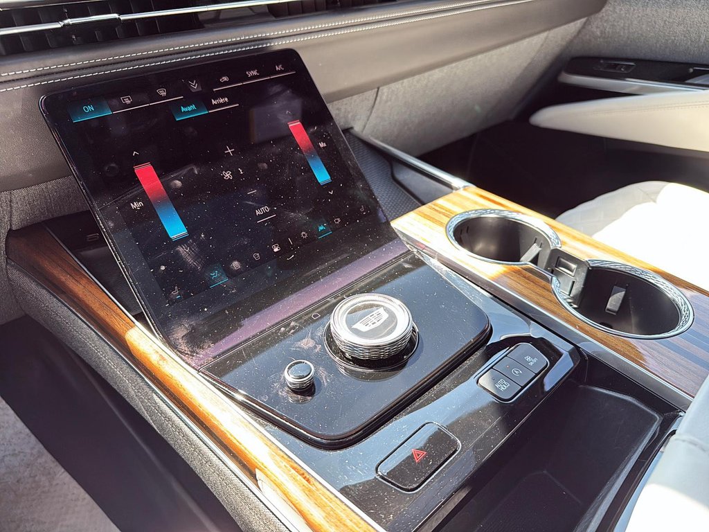 2025 Cadillac Escalade 4WD Sport Platinum in Drummondville, Quebec - 20 - w1024h768px