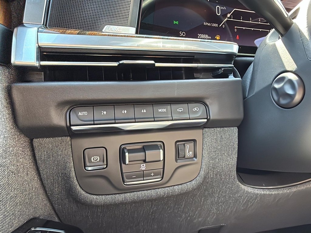 2025 Cadillac Escalade 4WD Sport Platinum in Drummondville, Quebec - 14 - w1024h768px