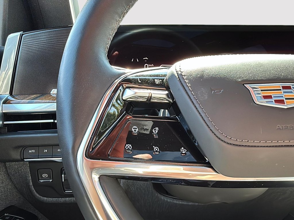 2025 Cadillac Escalade 4WD Sport Platinum in Drummondville, Quebec - 16 - w1024h768px