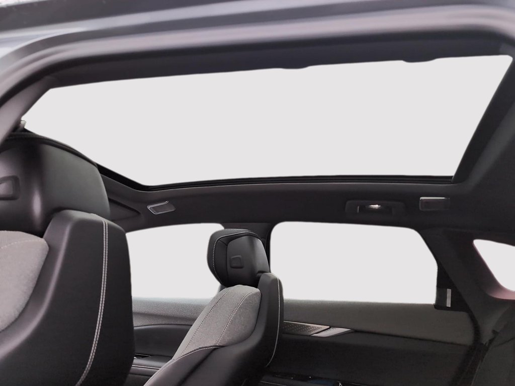 2026 Cadillac OPTIQ Luxury in Drummondville, Quebec - 15 - w1024h768px