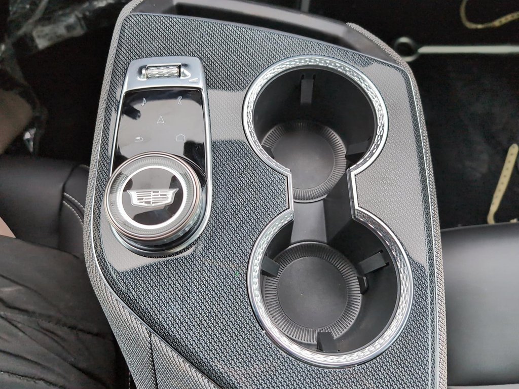 2026 Cadillac OPTIQ Luxury in Drummondville, Quebec - 14 - w1024h768px