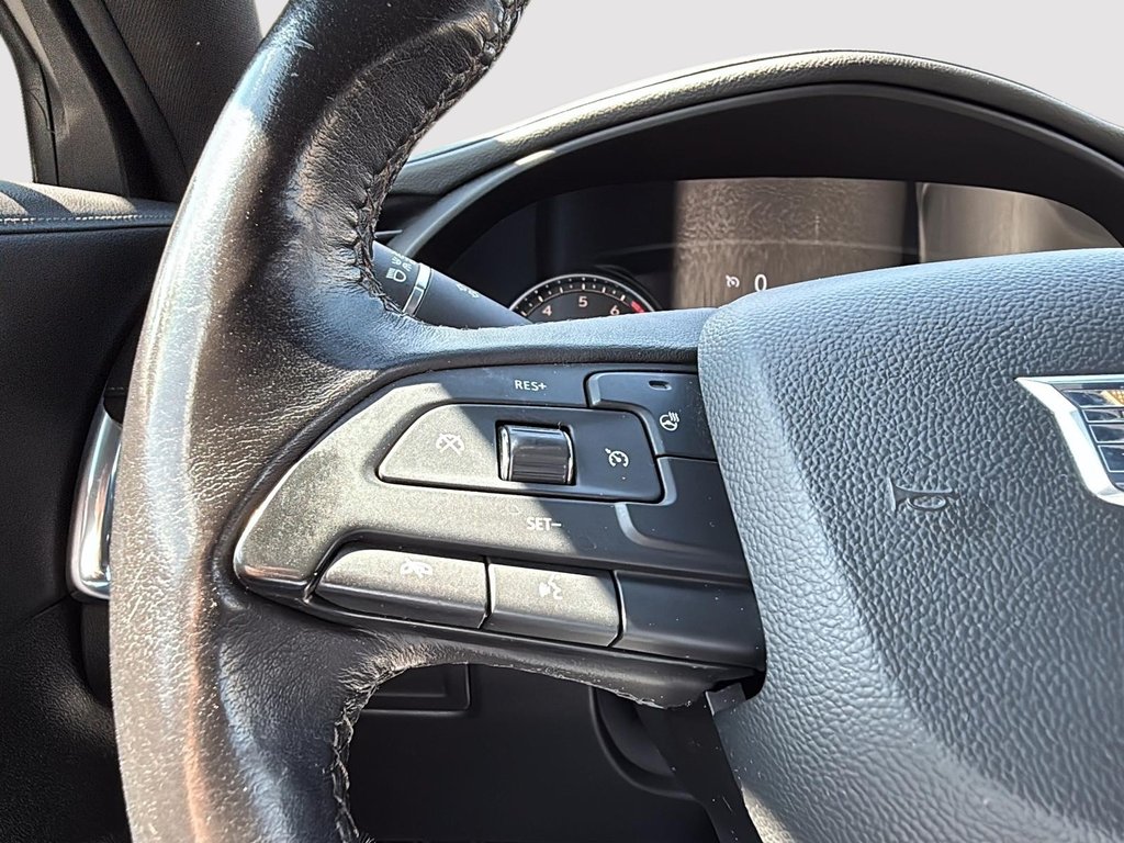 2019 Cadillac XT4 AWD Premium Luxury in Drummondville, Quebec - 14 - w1024h768px