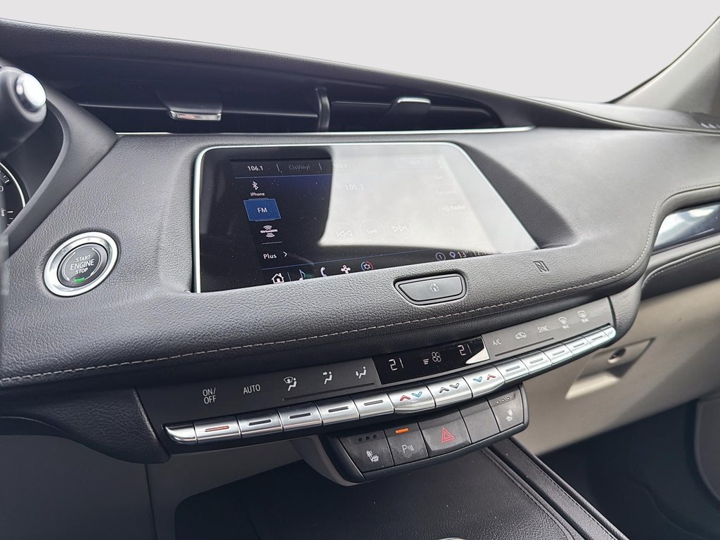 2020 Cadillac XT4 AWD Luxury in Drummondville, Quebec - 14 - w1024h768px